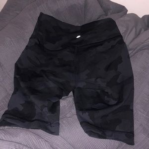 Brand new lulumemmon align high-rise shorts 8”